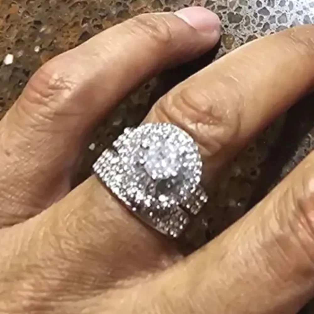 Luxury diamond Wedding ring set sz 10
